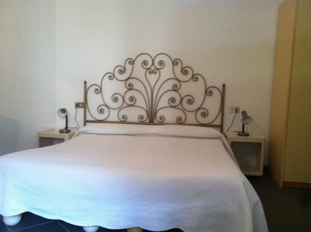 Hotel Pensione Moderna بوناسولا الغرفة الصورة